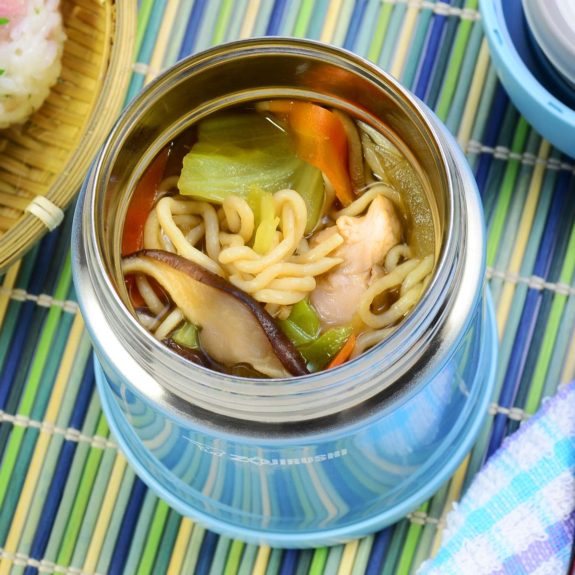 Sopa De Macarrão De Konjac Com Cogumelos Shiitake