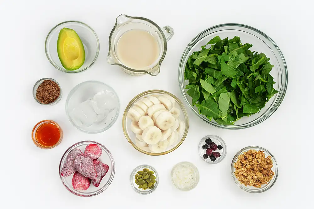 Vitamina De Frutas Verdes Na Tigela